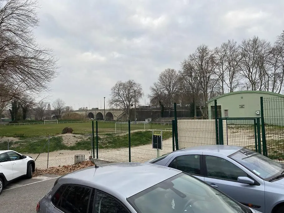 Holiday home Maison A L'Ile De La Barthelasse Avignon